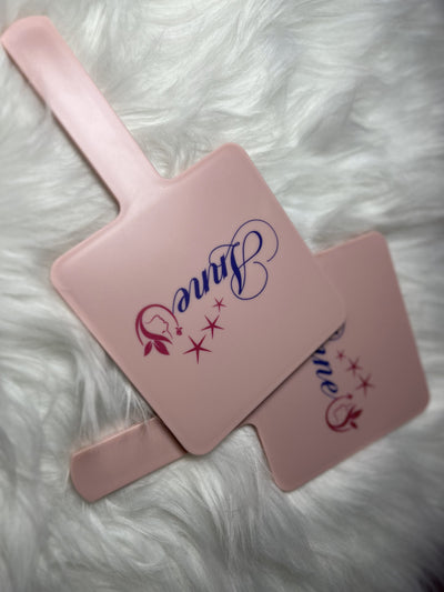 best-selling-hand-held-mirror-by-glam-studio